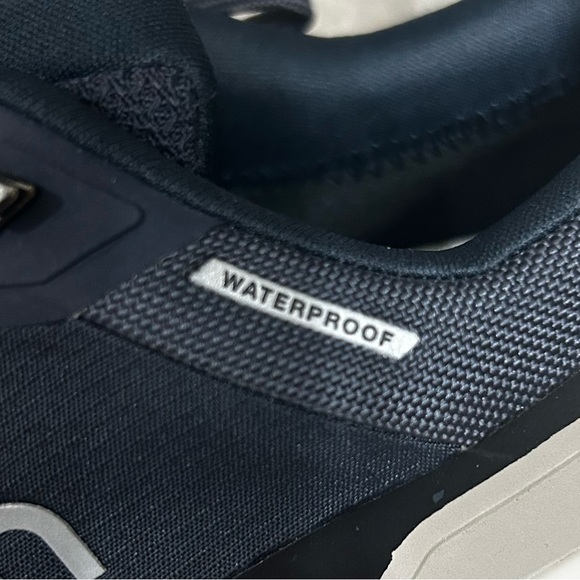 On Running Navy | Desert Cloudwander Waterproof Sz. 8.5W - Picture 9 of 10